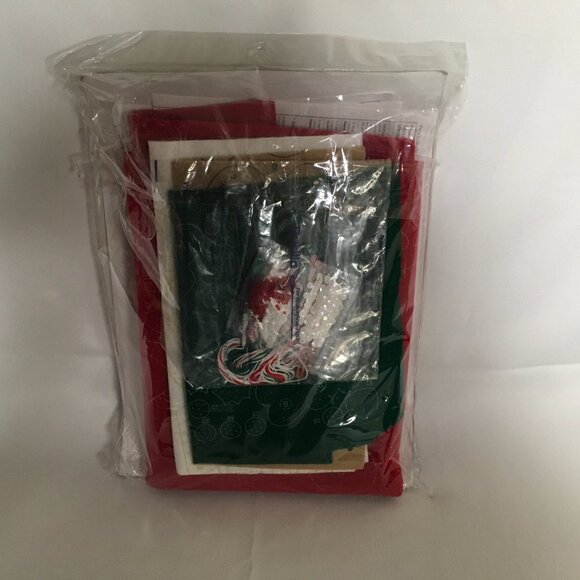 Bucilla Felt Tree Skirt Gingerbread House Christmas Tree Skirt 85133 43 " - Picture 3 of 3